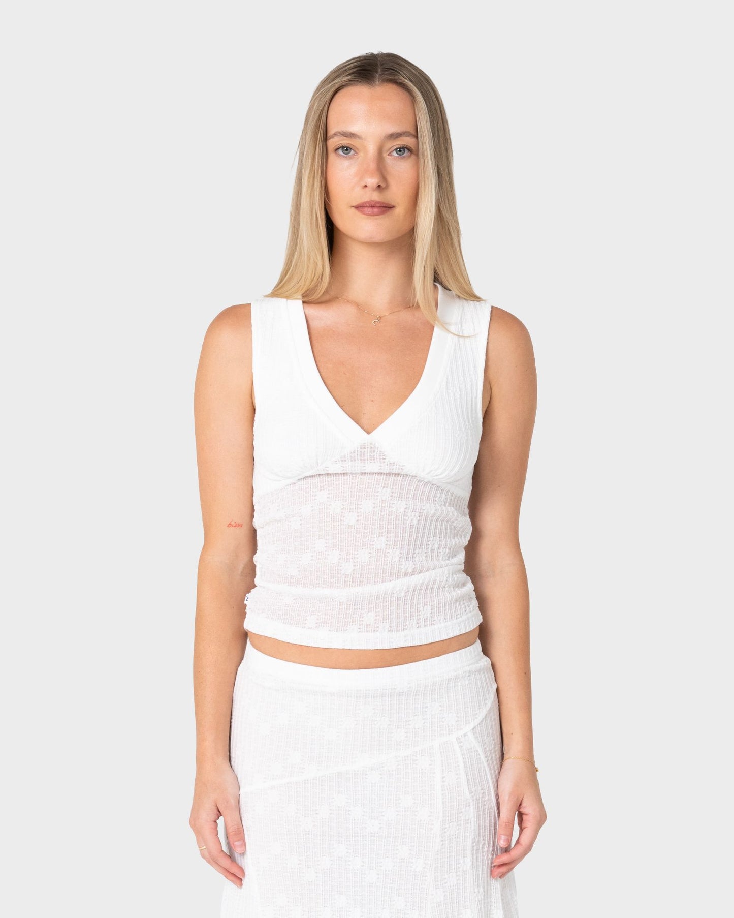Rusty Roma Low V Lace Top